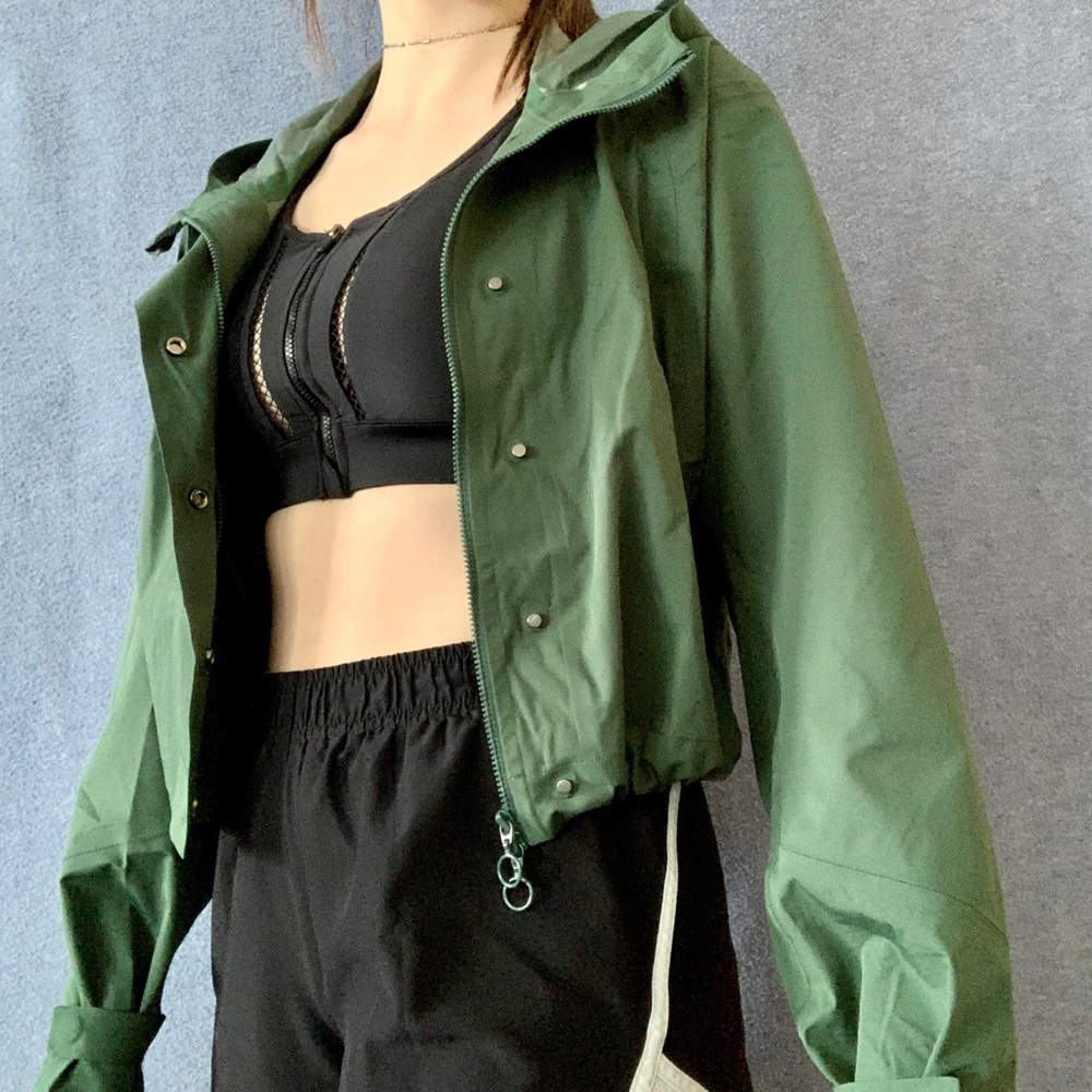 Fabletics Green Cropped Rainjacket - Picture 2 of 3